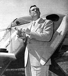 Il pilota Kenneth Arnold