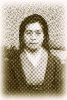 Chie Hayashi, moglie e legittima erede e continuatrice del lignaggio Reiki di Chujiro Hayashi. La vera storia del Reiki. Dario Canil conduce seminari e corsi di Sciamanismo e di Reiki vicino a Padova, Treviso, Venezia, Vicenza, Rovigo, Bassano del Grappa, Verona e Belluno. Reiki Master Dario Canil.