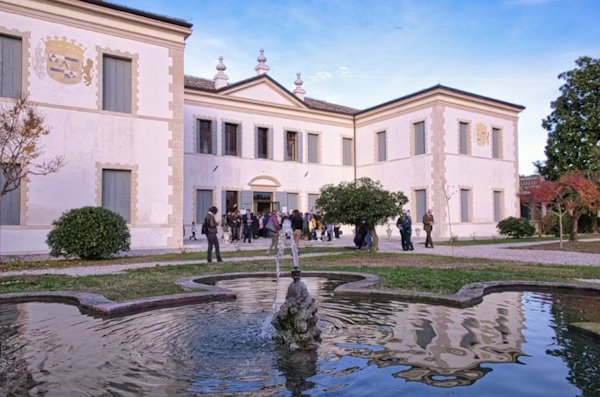 Dario Canil presenta i corsi e i seminari Reiki vicino a Montebelluna, in Veneto.