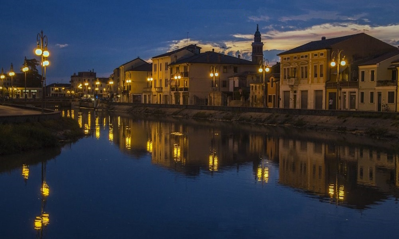 Luoghi memoriabili di Rovigo: Adria: il centro storico. Dario Canil presenta corsi e seminari Reiki vicino ad Adria: il centro storico, a Dolo (Venezia).
