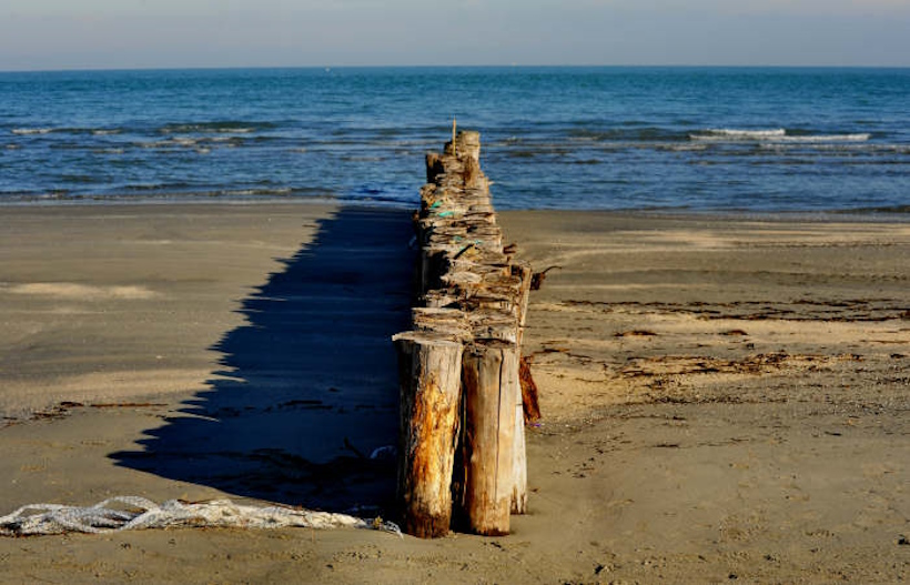 Il mare e la spiaggia di Boccasette nel Delta del Po.