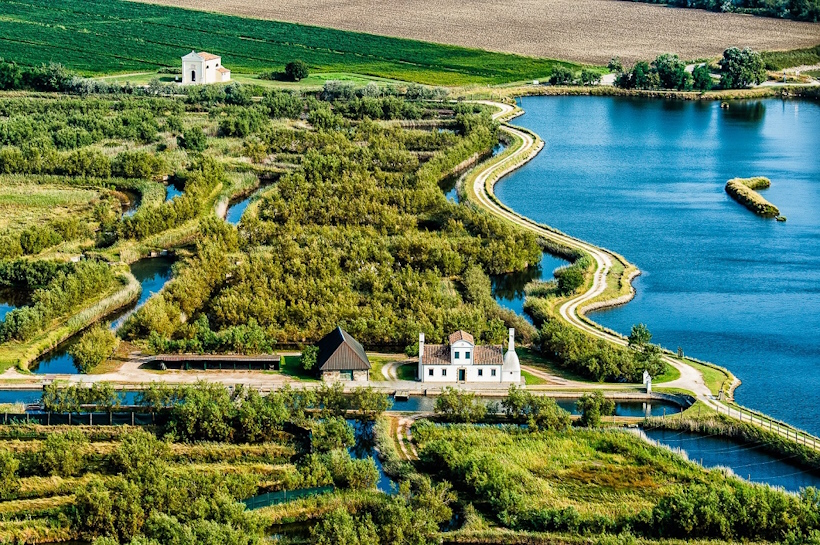 L'Isola di Albarella nel Parco Regionale Veneto del Delta del Po.