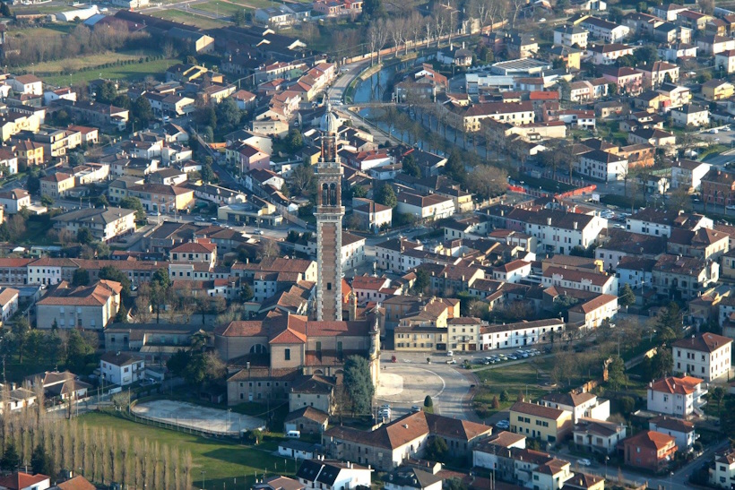Luoghi memoriabili di Rovigo: Lendinara. Dario Canil presenta corsi e seminari Reiki a Dolo (Venezia), vicino a Lendinara in provincia di Rovigo.