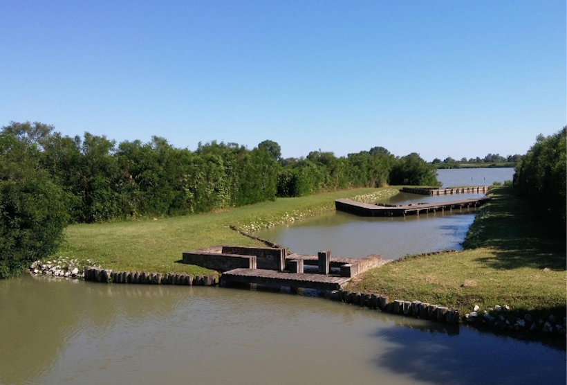 Canali, canneti e fauna dell'Oasi di Ca' Mello nel Delta del Po.