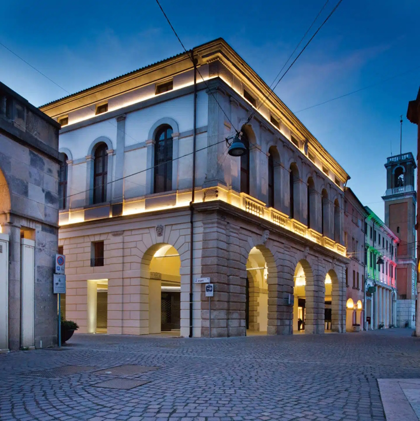 Luoghi memoriabili di Rovigo: Palazzo Roncale. Dario Canil presenta corsi e seminari Reiki vicino ad Palazzo Roncale, a Dolo (Venezia).