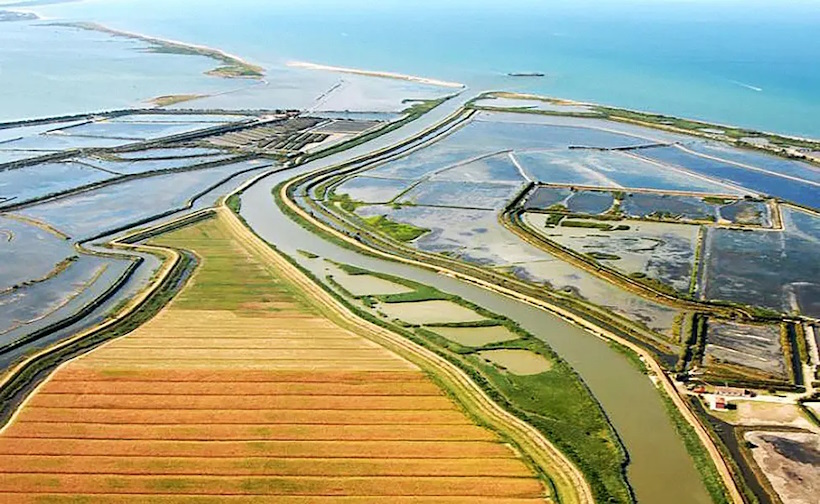 Porto Viro nel cuore del Parco Regionale Veneto del Delta del Po.