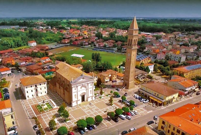 Canali e paesaggi naturali di Porto Viro nel Delta del Po.
