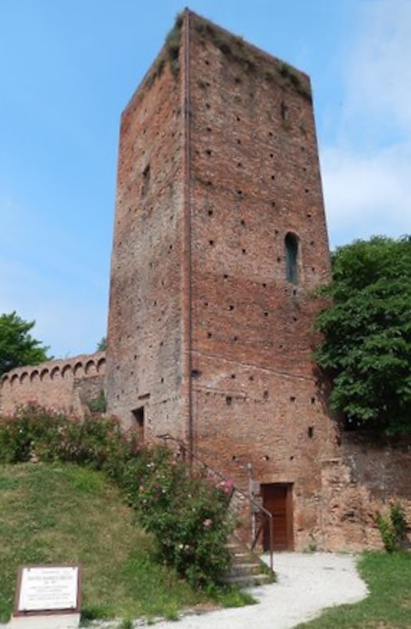 L'area dell'antica Torre Mozza nel centro storico di Rovigo.