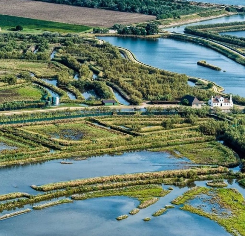 Canali, casoni e paesaggi delle Valli da pesca del Delta del Po.