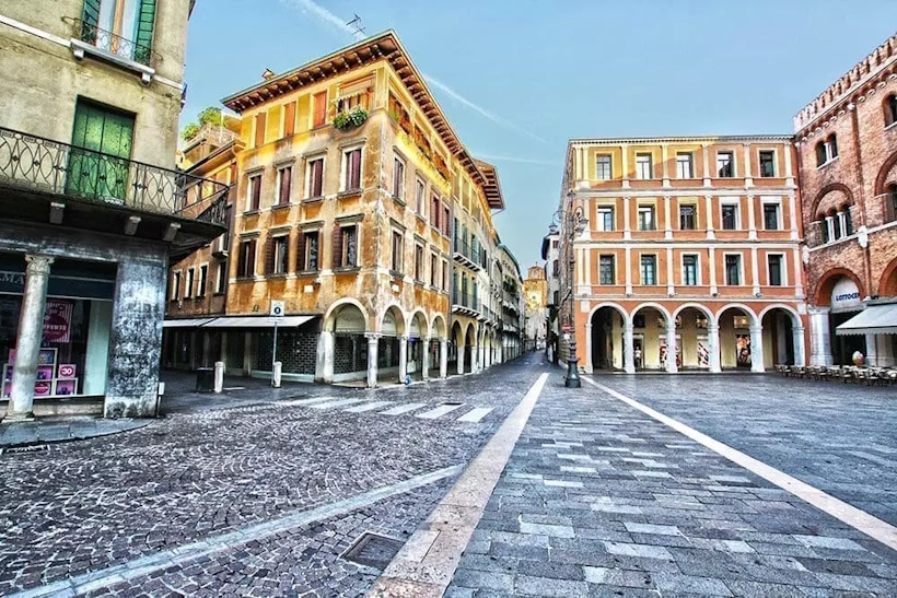 Luoghi memorabili e interessanti di Treviso, città d'acqua e atmosfere suggestive.