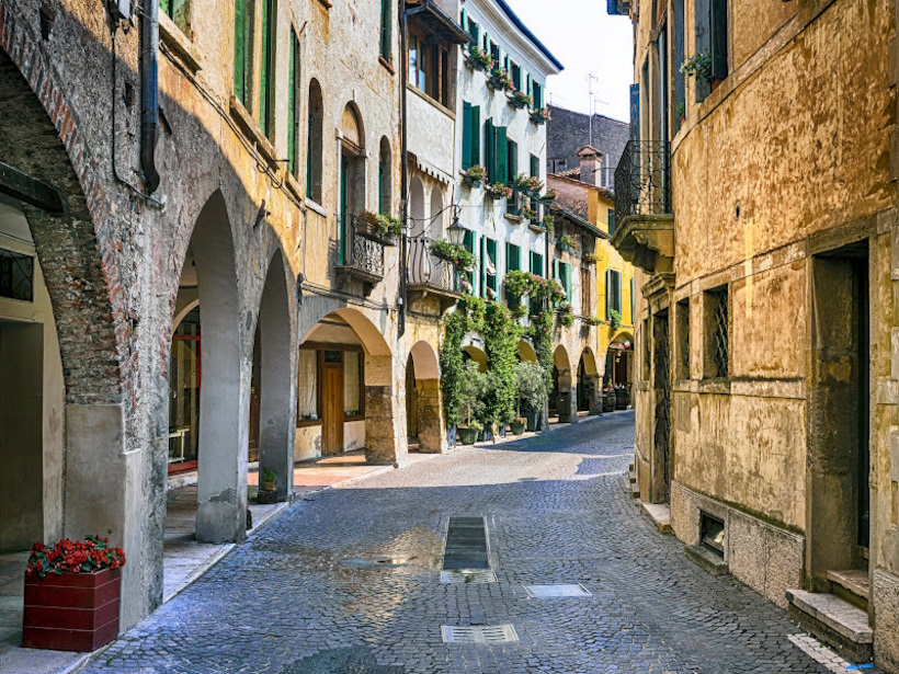 Asolo in provincia di Treviso. Seminari e corsi Reiki vicino Asolo a Dolo Venezia.