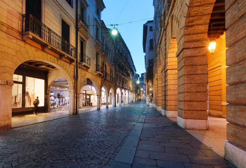 Luoghi memoriabili di Treviso: Il Calmaggiore. Dario Canil presenta corsi e seminari Reiki vicino a Treviso, in Veneto, a Dolo (Venezia).