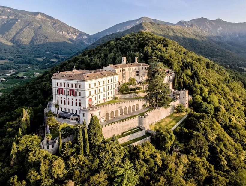Luoghi memoriabili di Treviso: Il Castelbrando. Dario Canil presenta corsi e seminari Reiki vicino a Treviso, in Veneto, a Dolo (Venezia).