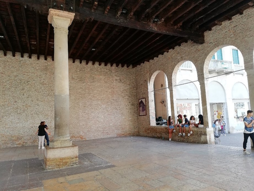 Loggia dei Cavalieri a Treviso. Seminari e corsi Reiki vicino Treviso a Dolo Venezia.