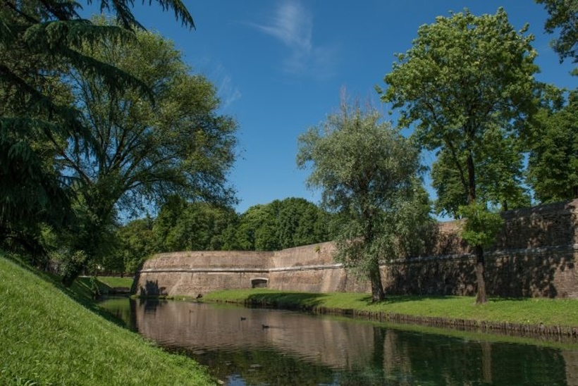 Passeggiata lungo le mura storiche di Treviso. Reiki, meditazione e crescita personale vicino Treviso.