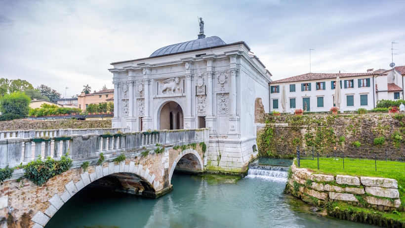 Luoghi memoriabili di Treviso: Il Porta San Tomaso. Dario Canil presenta corsi e seminari Reiki vicino a Treviso, in Veneto, a Dolo (Venezia).