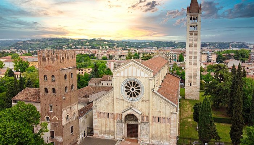 Luoghi memoriabili di Verona: Basilica di San Zeno Maggiore. Dario Canil presenta corsi e seminari Reiki vicino ad Basilica di San Zeno Maggiore, a Dolo (Venezia).