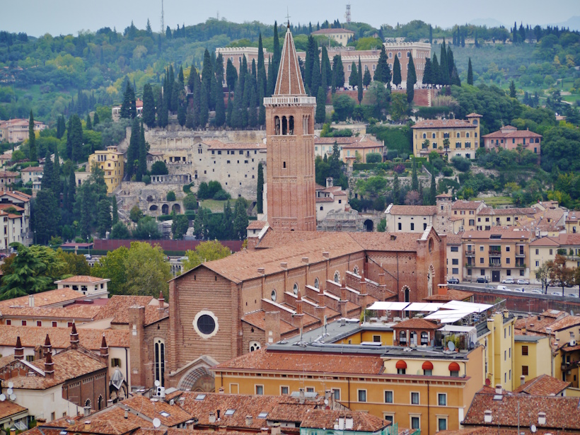 Luoghi memoriabili di Verona: Basilica di Sant'Anastasia. Dario Canil presenta corsi e seminari Reiki vicino ad Basilica di Sant'Anastasia, a Dolo (Venezia).