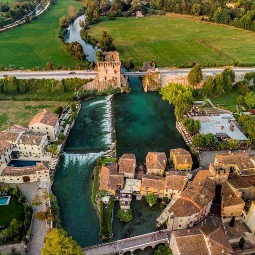 Luoghi memoriabili di Verona: Borghetto sul Mincio. Dario Canil presenta corsi e seminari Reiki vicino ad Borghetto sul Mincio, a Dolo (Venezia).