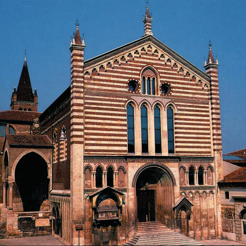 Fronte della Chiesa di San Fermo Maggiore a Verona. Seminari e corsi Reiki vicino Verona a Dolo Venezia.