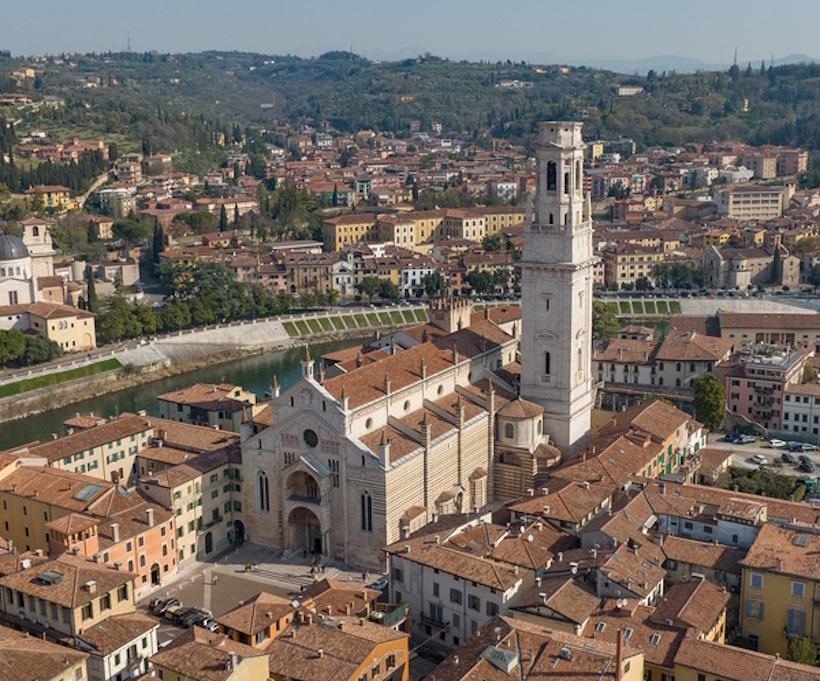 Luoghi memoriabili di Verona: Duomo. Dario Canil presenta corsi e seminari Reiki vicino ad Duomo, a Dolo (Venezia).