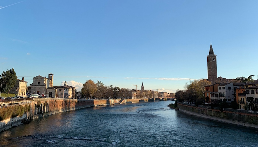 Luoghi memoriabili di Verona: Lungadige. Dario Canil presenta corsi e seminari Reiki vicino ad Lungadige, a Dolo (Venezia).