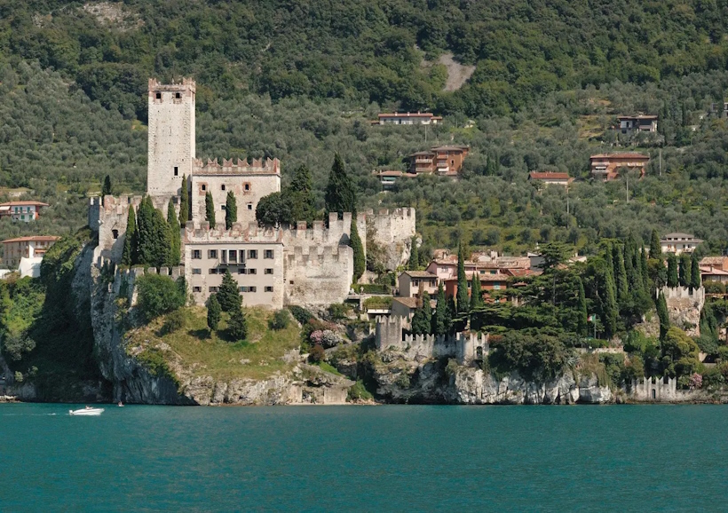 Castello Scaligero di Malcesine. Seminari e corsi Reiki vicino Verona a Dolo Venezia.