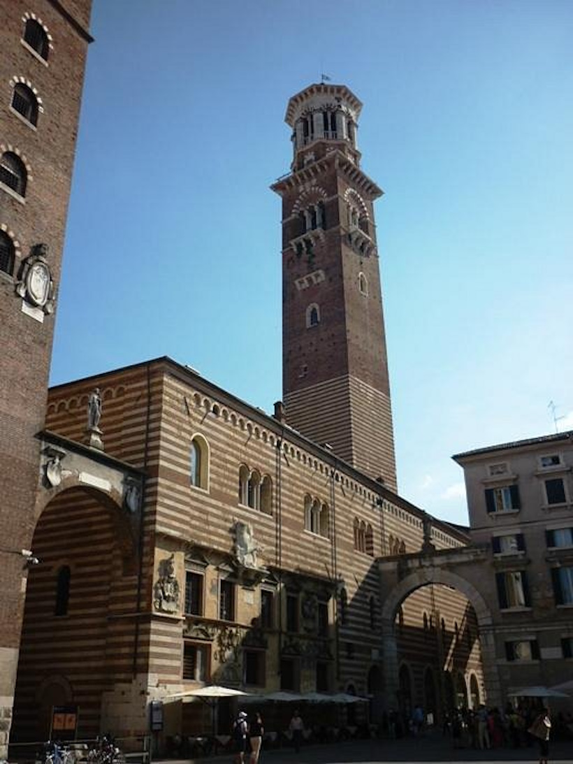 Palazzo della Ragione a Verona. Seminari e corsi Reiki vicino Verona a Dolo Venezia.