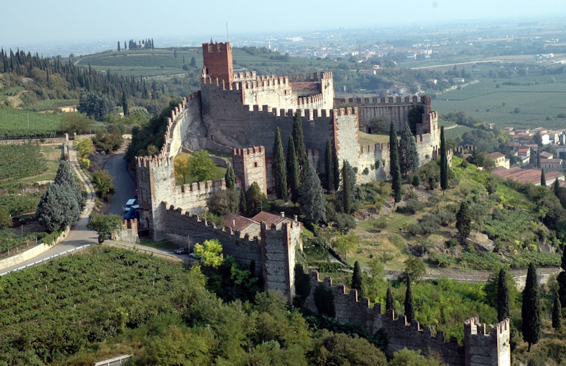 Luoghi memoriabili di Verona: Soave. Dario Canil presenta corsi e seminari Reiki vicino ad Soave, a Dolo (Venezia).