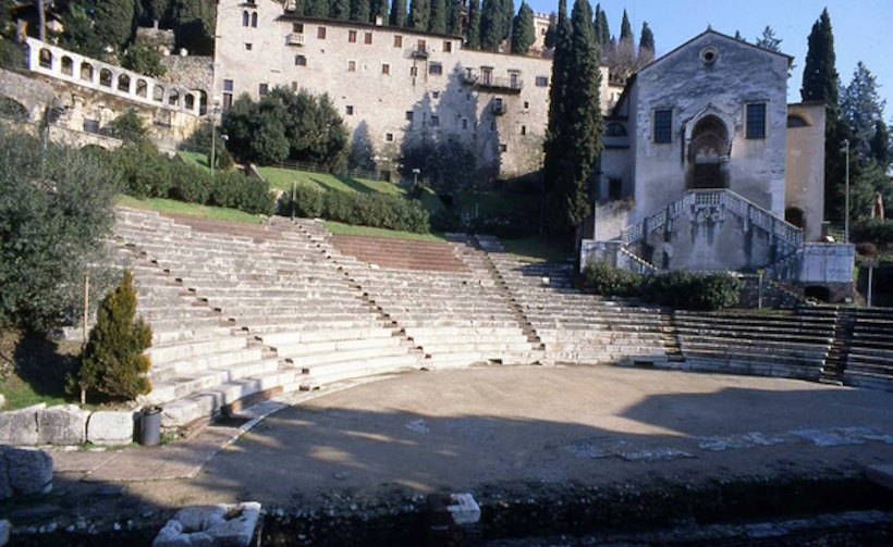 Gradinate del Teatro Romano di Verona. Reiki e crescita personale vicino Verona.