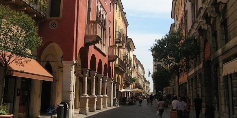 Luoghi memoriabili di Vicenza: Corso Palladio. Dario Canil presenta corsi e seminari Reiki vicino ad Corso Palladio, a Dolo (Venezia).