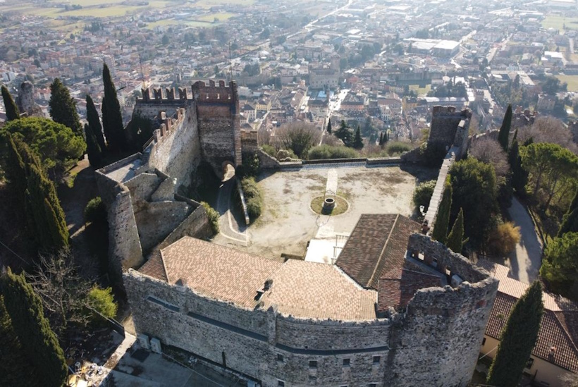 Panorama dal Castello Superiore di Marostica sulla città e sulle colline vicentine.