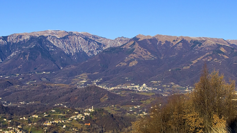 Luoghi memoriabili di Vicenza: Monte Grappa. Dario Canil presenta corsi e seminari Reiki vicino ad Monte Grappa, a Dolo (Venezia).