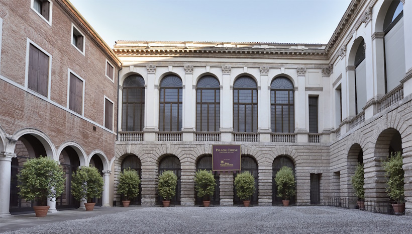 Luoghi memoriabili di Vicenza: Palazzo Thiene. Dario Canil presenta corsi e seminari Reiki vicino ad Palazzo Thiene, a Dolo (Venezia).