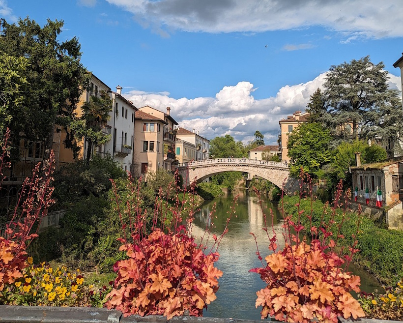 Luoghi memoriabili di Vicenza: Ponte San Michele. Dario Canil presenta corsi e seminari Reiki vicino ad Ponte San Michele, a Dolo (Venezia).