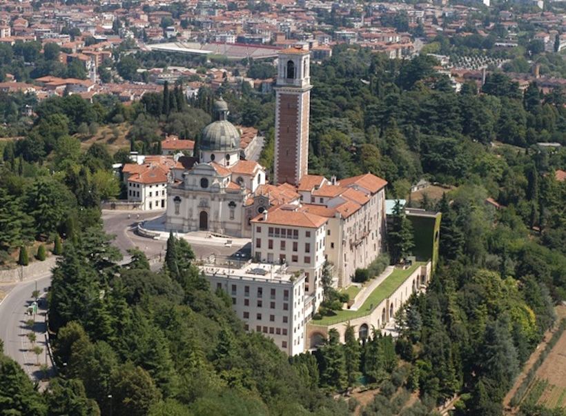 Luoghi memoriabili di Vicenza: Santuario di Monte Berico. Dario Canil presenta corsi e seminari Reiki vicino ad Santuario di Monte Berico, a Dolo (Venezia).