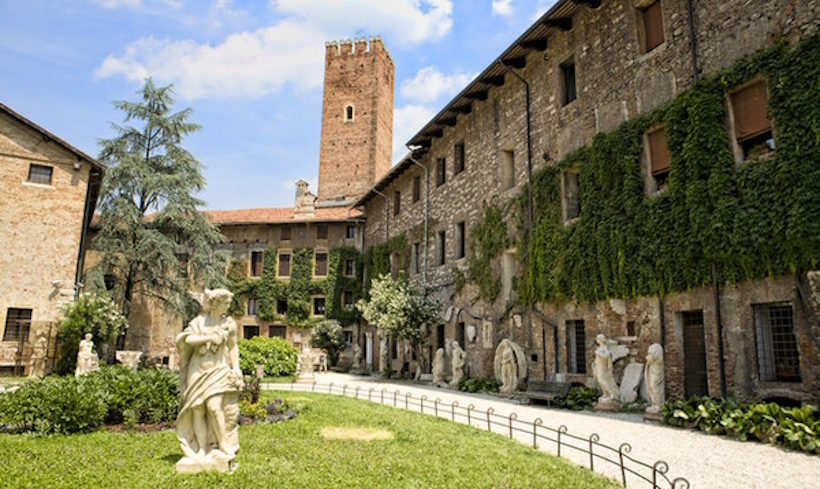 Luoghi memoriabili di Vicenza: Teatro Olimpico. Dario Canil presenta corsi e seminari Reiki vicino ad Teatro Olimpico, a Dolo (Venezia).
