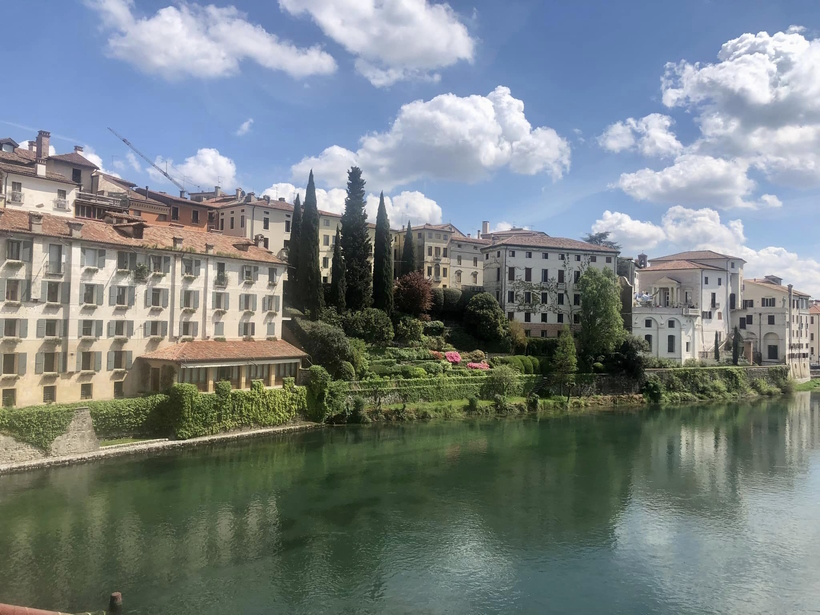 Dario Canil presenta i corsi e i seminari Reiki vicino a Bassano del Grappa, in Veneto.
