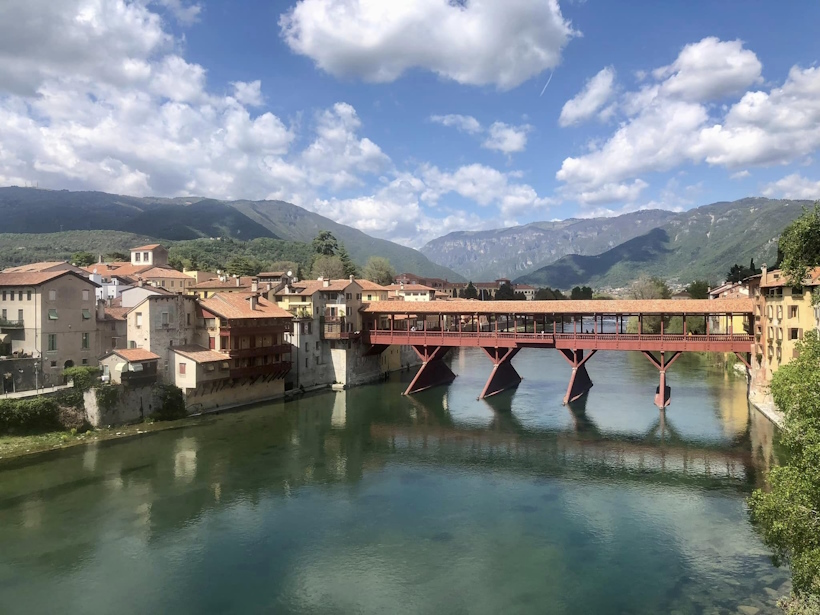 Luoghi memorabili e interessanti di Bassano del Grappa, sede di luoghi storici e culturali facilmente raggiungibili da Dolo, sede dei seminari Reiki del Reiki Master Dario Canil.