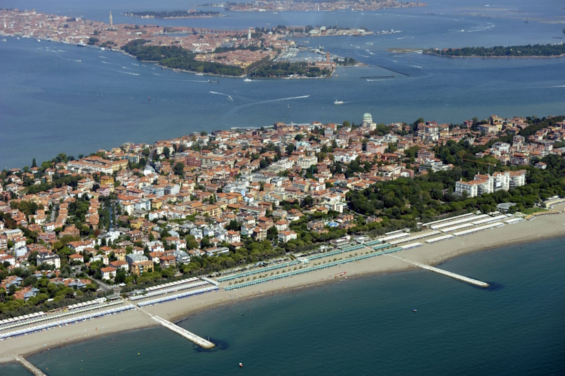 Venezia, il Lido di Venezia. Dario Canil presenta corsi e seminari Reiki vicino al Lido di Venezia, in Veneto, a Dolo (Venezia).