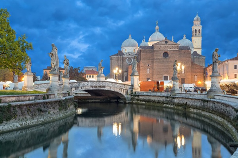 Reiki Padova: Dario Canil presenta corsi e seminari Reiki vicino a Padova, in Veneto, a Dolo (Venezia).