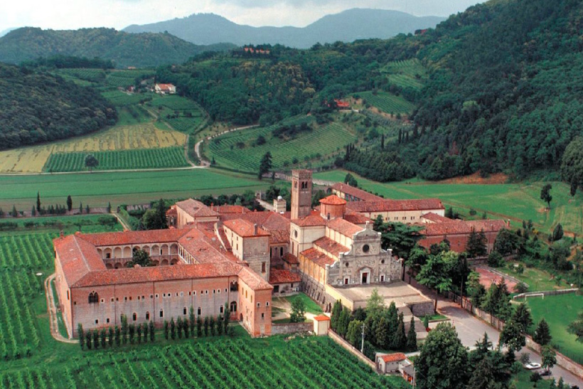 Abbazia di Praglia Padova. Dario Canil presenta corsi e seminari Reiki vicino a Padova, in Veneto, a Dolo (Venezia).