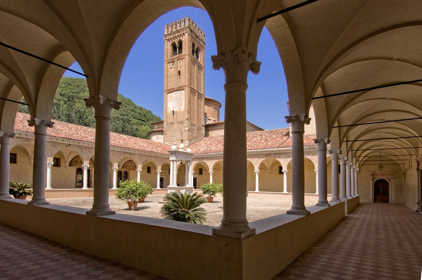 Padova, Abbazia di Praglia. A venti minuti da Padova corsi e seminari Reiki nel Centro Olistico Tolteca a Dolo (Venezia)