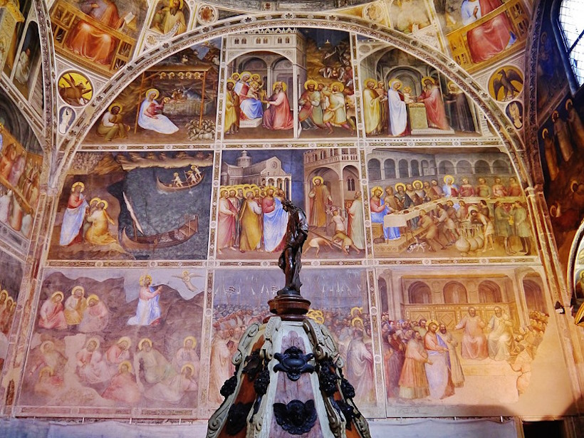 Dario Canil presenta i corsi e i seminari Reiki vicino al Battistero del Duomo di Padova, in Veneto.