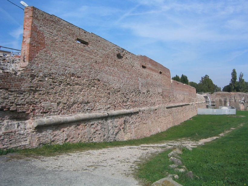 Porta Altinate e le mura storiche di Padova. Reiki e crescita personale vicino Padova.