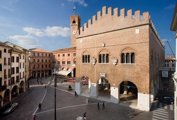 Dario Canil presenta corsi e seminari Reiki vicino a Treviso, in Veneto, a Dolo (Venezia).