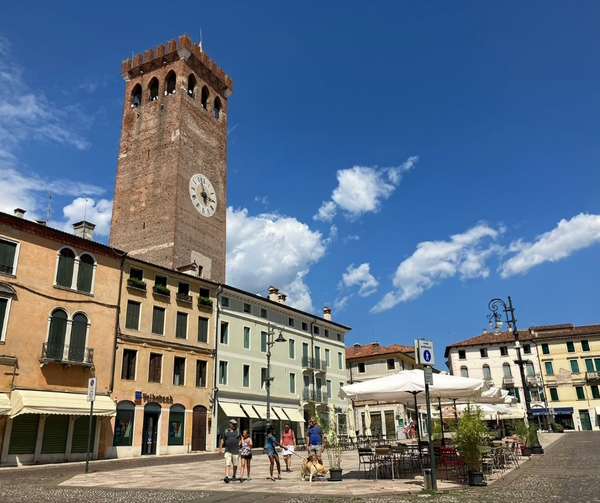 Bassano del Grappa, arte sin dall'antichità. A un'ora da Bassano del Grappa corsi e seminari Reiki nel Centro Olistico Tolteca a Dolo (Venezia)