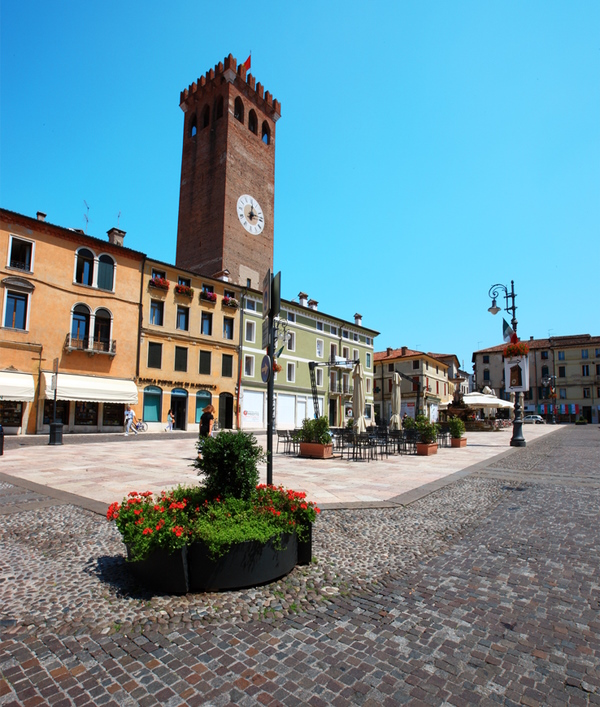 Dario Canil presenta corsi e seminari Reiki vicino a Bassano del Grappa, in Veneto, a Dolo (Venezia).