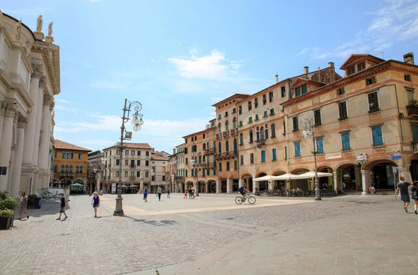 Dario Canil presenta i corsi e i seminari Reiki vicino a Bassano del Grappa, in Veneto.