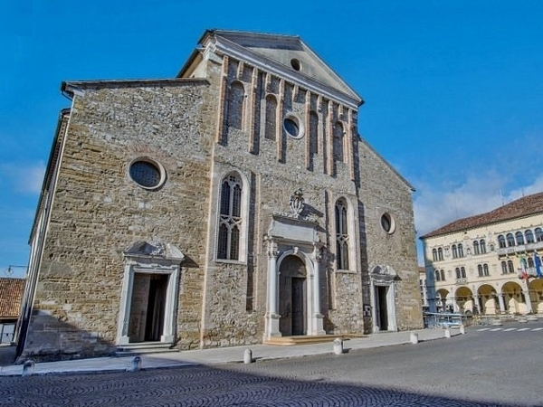Belluno, il Duomo. A 75 minuti da Belluno corsi e seminari Reiki nel Centro Olistico Tolteca a Dolo (Venezia)
